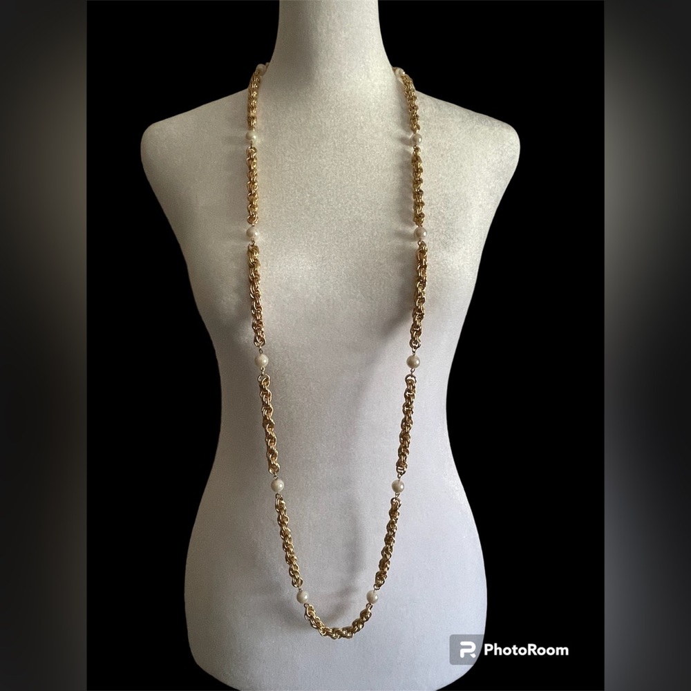 NWOT Isaac Mizrahi 23” Gold and Pearl chain necklace.